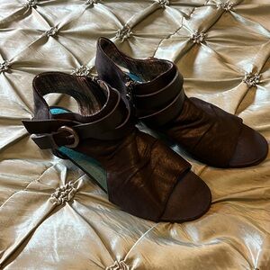 Blowfish black wedge sandals women size 8